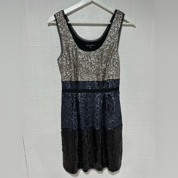 Broadway & Broome sequin cocktail mini dress size 0 - Picture 2 of 12